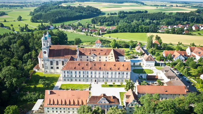 Kloster Holzen - Idylle im Grünen Kloster Holzen - Idylle im Grünen